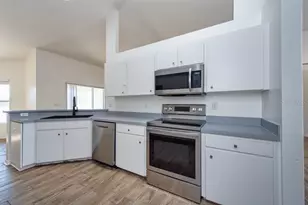 5658 Fischer Dr, Lakeland, FL 33812 - Photo 8