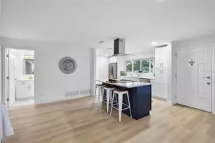 1711 S Patlin Circle, Largo, FL 33770 - Photo 4