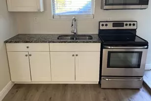 725 21st Ave S, Saint Petersburg, FL 33705 - Photo 2