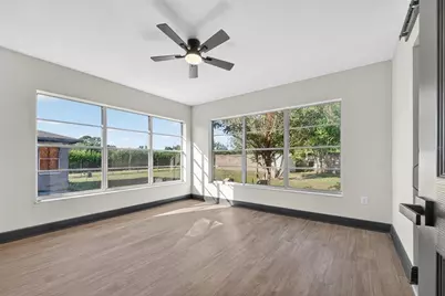 2401 S 42nd Street S, Saint Petersburg, FL 33711 - Photo 18