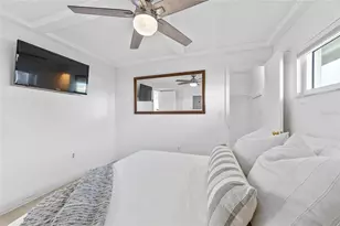 4775 Cove Cir, Saint Petersburg, FL 33708 - Photo 22