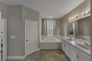 34014 Astoria Cir, Wesley Chapel, FL 33545 - Photo 28