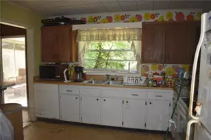 7329 20th St, Zephyrhills, FL 33540 - Photo 22
