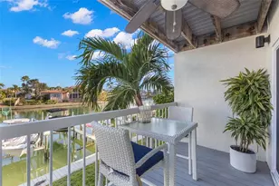 343 Madeira Cir, Saint Petersburg, FL 33715 - Photo 16