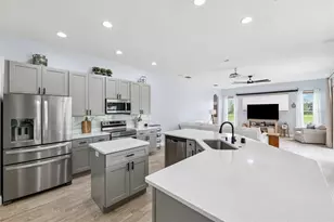 13049 Thoroughbred Dr, Dade City, FL 33525 - Photo 10