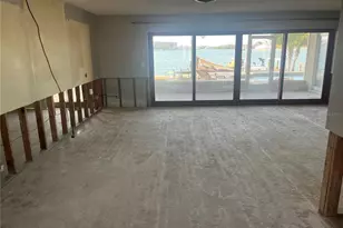 1898 Dolphin Blvd S, Saint Petersburg, FL 33707 - Photo 8