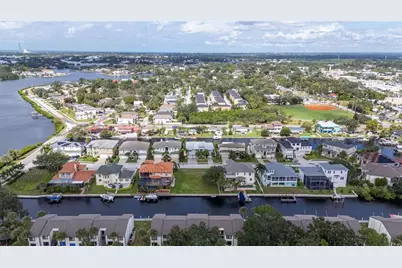 316 Manatee Lane, Tarpon Springs, FL 34689 - Photo 16