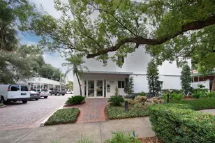 210 5th Ave S, Saint Petersburg, FL 33701 - Photo 2