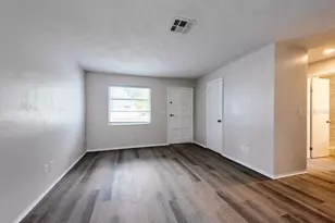 168 Southeast Blvd N, Saint Petersburg, FL 33703 - Photo 4