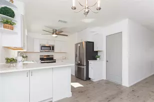 5938 4th Ave S, Saint Petersburg, FL 33707 - Photo 10