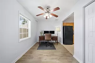 220 Pompano Dr SE, Saint Petersburg, FL 33705 - Photo 10