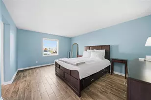 220 Pompano Dr SE, Saint Petersburg, FL 33705 - Photo 12