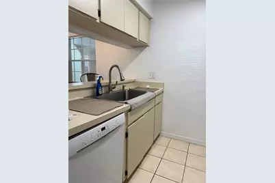 6916 Stones Throw Circle N #9110, Saint Petersburg, FL 33710 - Photo 10