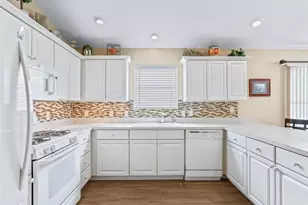 978 Smyrna St, The Villages, FL 32162 - Photo 8