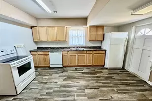 906 W Baker St, Plant City, FL 33563 - Photo 8