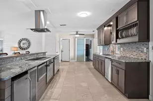 2129 W Tobago Cir, Fort Myers, FL 33905 - Photo 6