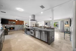 2129 W Tobago Cir, Fort Myers, FL 33905 - Photo 8