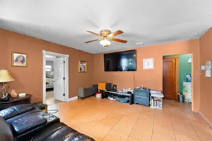 6807 N Himes Ave, Tampa, FL 33614 - Photo 10