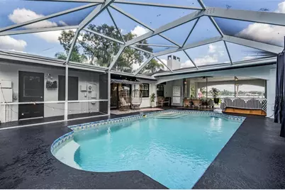 302 Whitcomb Boulevard, Tarpon Springs, FL 34689 - Photo 4