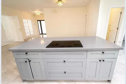 2810 SW 114th Avenue, Miami, FL 33165 - Photo 8