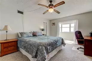 4775 Cove Cir, Saint Petersburg, FL 33708 - Photo 16