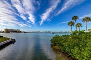 4775 Cove Cir, Saint Petersburg, FL 33708 - Photo 34