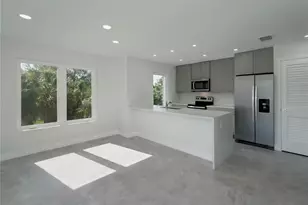 310 Hibiscus St, Tarpon Springs, FL 34689 - Photo 10