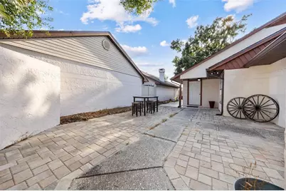 10815 Venice Circle, Tampa, FL 33635 - Photo 4