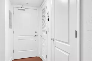 210 5th Ave S, Saint Petersburg, FL 33701 - Photo 6
