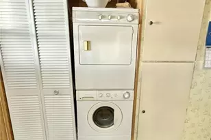 6821 Americana Dr NE, Saint Petersburg, FL 33702 - Photo 14