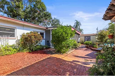 13494 Bellewood Avenue, Seminole, FL 33776 - Photo 30