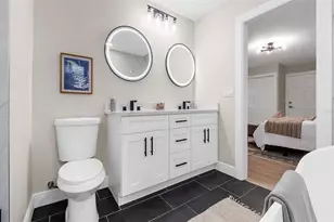 11201 Hidden Valley Dr, Tampa, FL 33618 - Photo 22