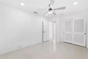 6488 30th Ave N, Saint Petersburg, FL 33710 - Photo 32