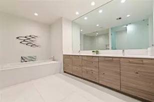 301 1st St S, Saint Petersburg, FL 33701 - Photo 10