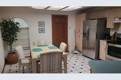 8404 Barrett Place, Tampa, FL 33617 - Photo 4