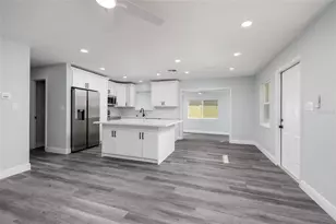 1709 W Perio St, Tampa, FL 33612 - Photo 8