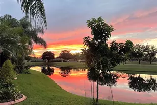 25745 Unbridled Ct, Wesley Chapel, FL 33544 - Photo 2