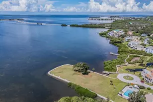 621 Windrush Bay Dr, Tarpon Springs, FL 34689 - Photo 48
