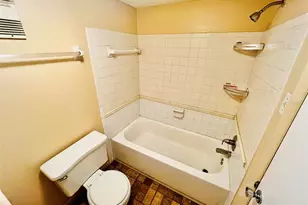 7529 Pitch Pine Cir, Tampa, FL 33617 - Photo 8