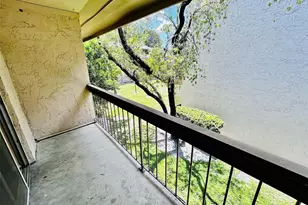 7529 Pitch Pine Cir, Tampa, FL 33617 - Photo 10