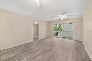 7529 Pitch Pine Cir, Tampa, FL 33617 - Photo 14