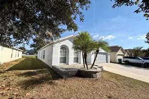 6838 Runner Oak Dr, Wesley Chapel, FL 33545 - Photo 4