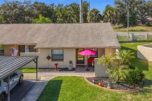 38225 Boxwood Dr, Zephyrhills, FL 33542 - Photo 2