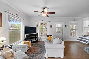 1038 Crescent Lake Dr N, Saint Petersburg, FL 33701 - Photo 8
