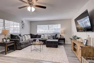 1402 E 33rd Ave, Tampa, FL 33603 - Photo 2