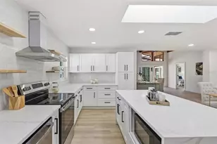 228 87th Ave NE, Saint Petersburg, FL 33702 - Photo 6