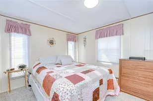 35132 Zephyr Shores Dr, Zephyrhills, FL 33541 - Photo 12