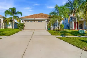 31245 Triborough Dr, Wesley Chapel, FL 33545 - Photo 2