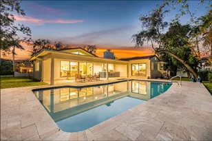1222 Brightwaters Blvd NE, Saint Petersburg, FL 33704 - Photo 2