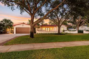 1222 Brightwaters Blvd NE, Saint Petersburg, FL 33704 - Photo 1